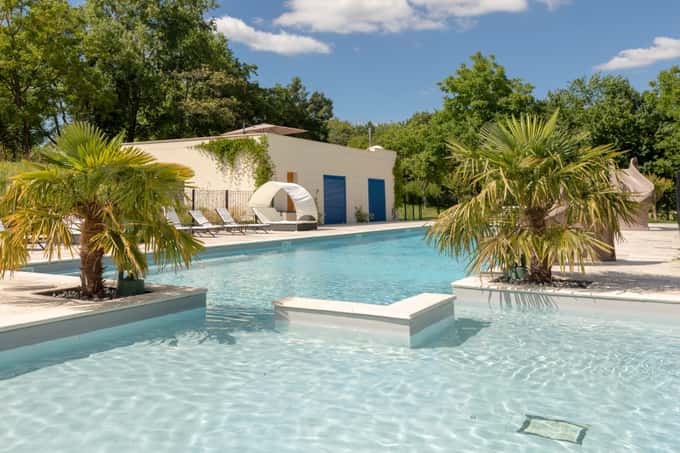 Les tendances de design de piscine cette année